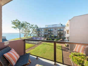 24 'The Poplars', 34 Magnus Street - views, aircon, WIFI, Netflix & Pool Nelson Bay